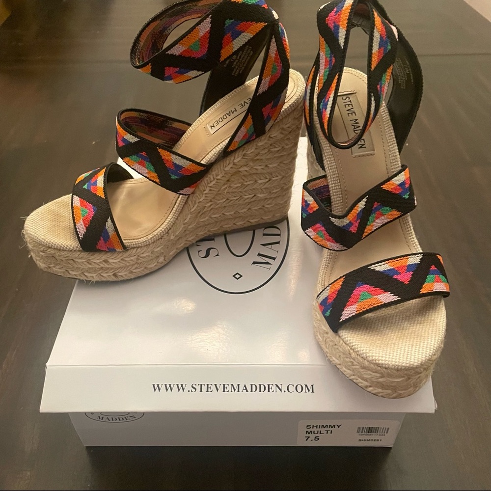 EUC Steve Madden Shimmy wedges